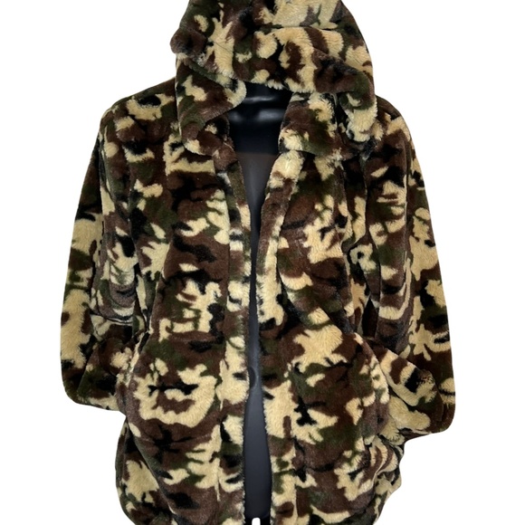 Love Tree Sherpa Jacket - Picture 3 of 11